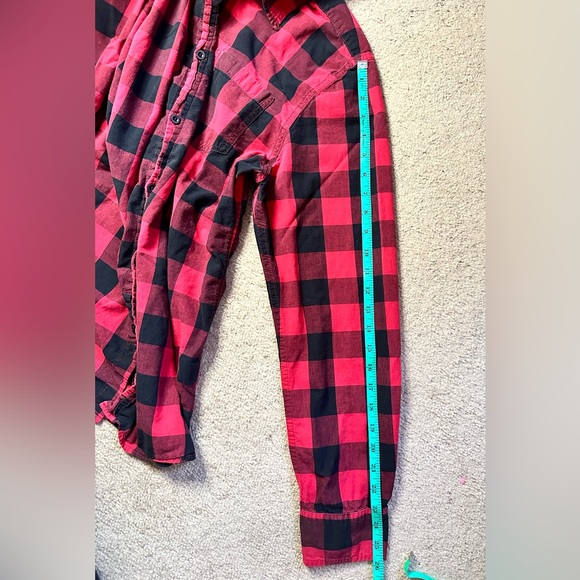 Carbon black and red “flannel” button up - XL - Picture 4 of 6